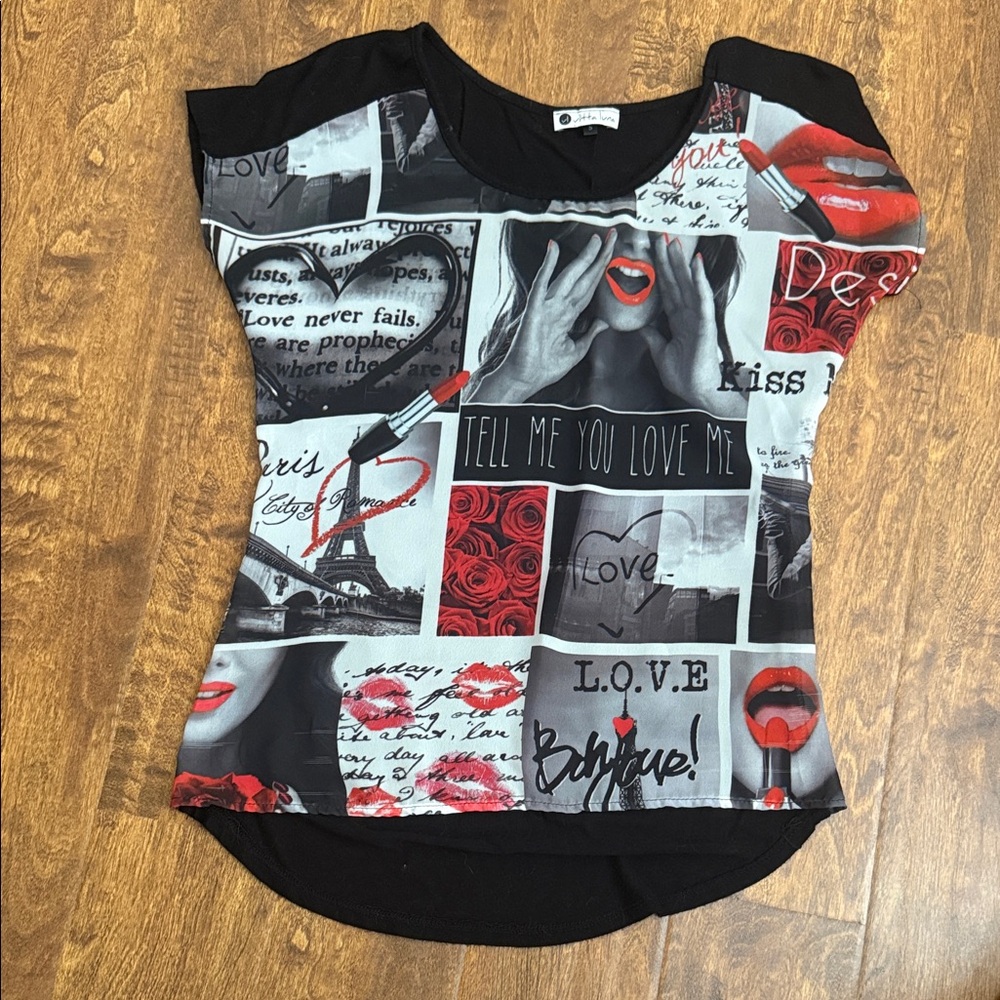 Chic Graphic Print Short Sleeve Top - Black and Red - size S